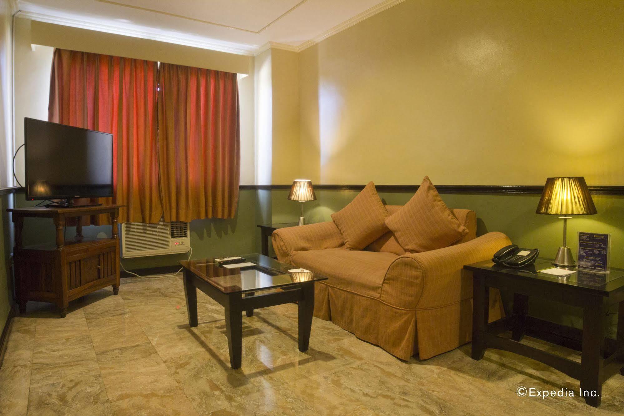 Fernandina 88 Suites Hotel Кесон-Сіті Екстер'єр фото